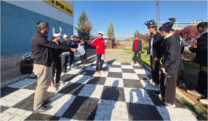 Viranşehir Spor Lisesi’nde Canlı Satranç Arenası