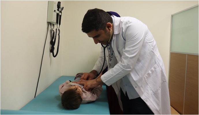 Soğuk Havalar Hastalıkları Artırdı: Uzmandan Ailelere Önemli Uyarılar