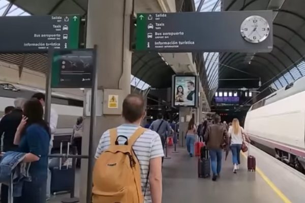 İspanya, ülke genelinde geçerli aylık 60 euroluk toplu taşıma kartını piyasaya sürecek