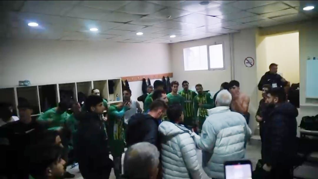 Başkan Saraçoğlu Konuştu, Soyunma Odası Coştu