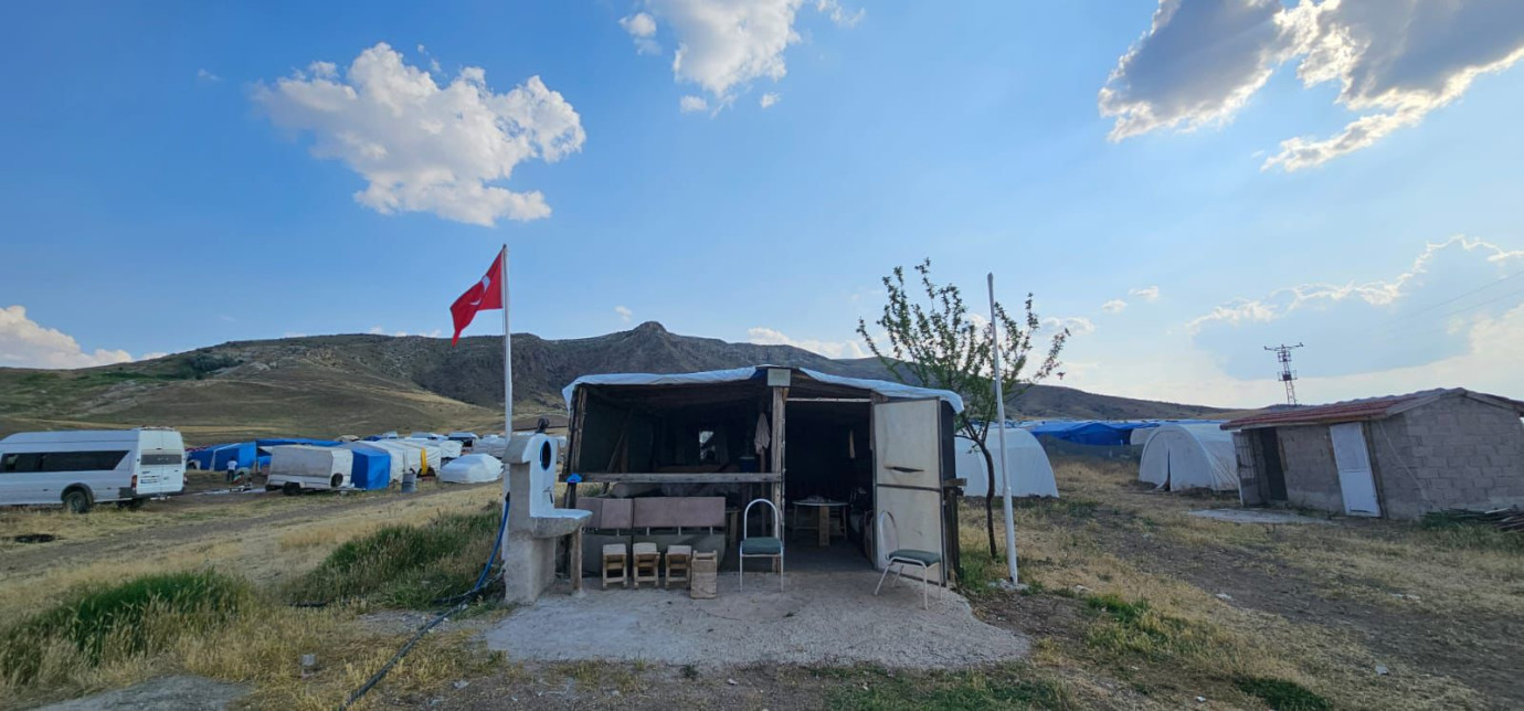 Mevsimlik Tarım İşçilerinin Zorlu Yaşamı: Yetkililere Acil İyileştirme Çağrısı