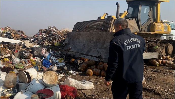 Eyyübiye Zabıtası Komple Dükkan Boşalttı