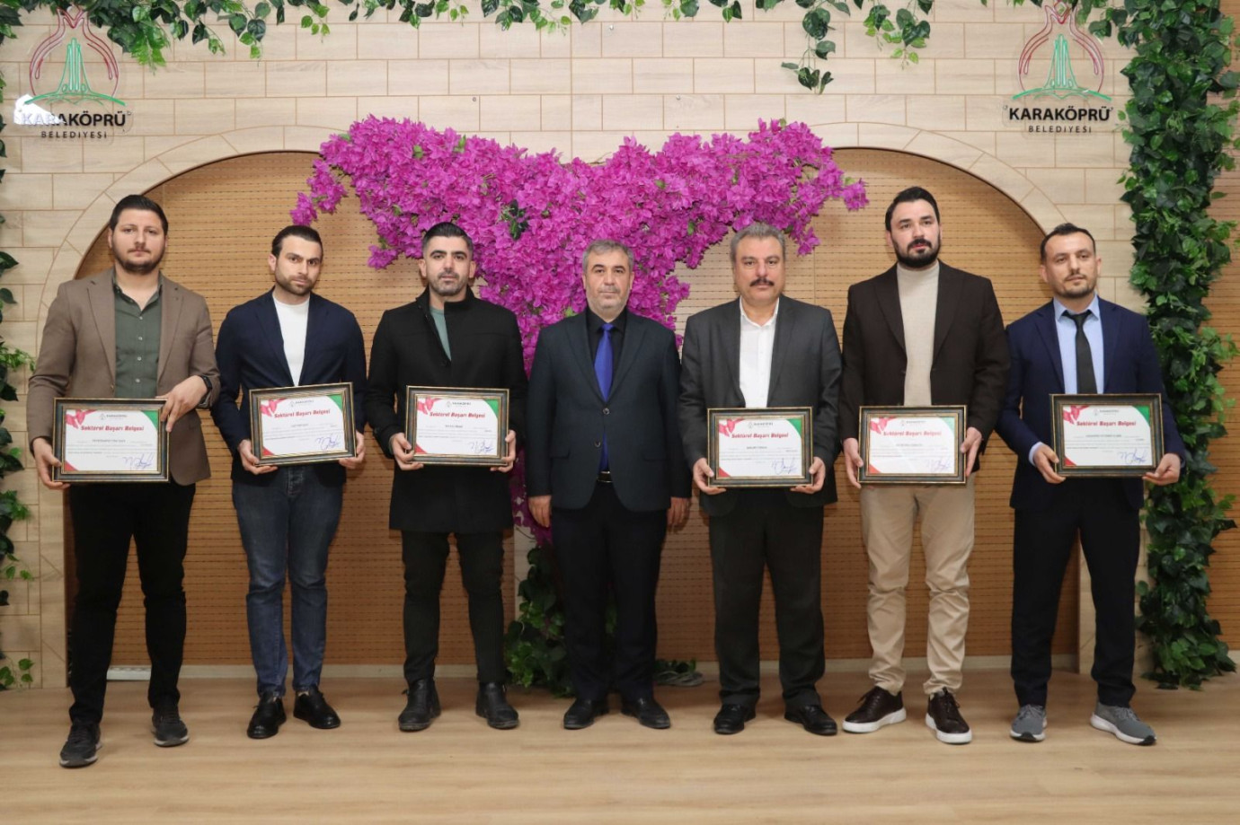 KARAKÖPRÜ’DE ÖRNEK İŞLETMELER ONURLANDIRILIYOR-(VİDEO)