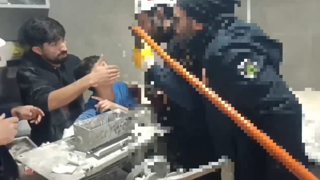 Şanlıurfa’da hamur makinesine sıkışan kol kurtarıldı