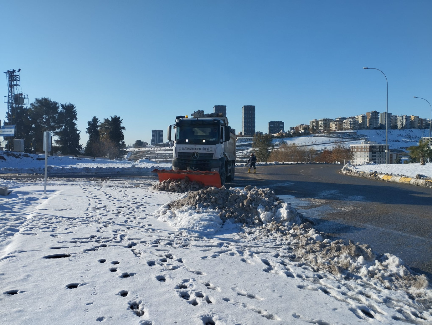 Büyükşehir’den Kırsal Hamle: Viranşehir Tamamlandı, Haliliye’de Son Viraj-(VİDEO)