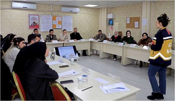 İlk Yardımda Yaş Engel Değil: 68 Yaşındaki Naciye Teyze Herkese Örnek Oldu-(VİDEO)