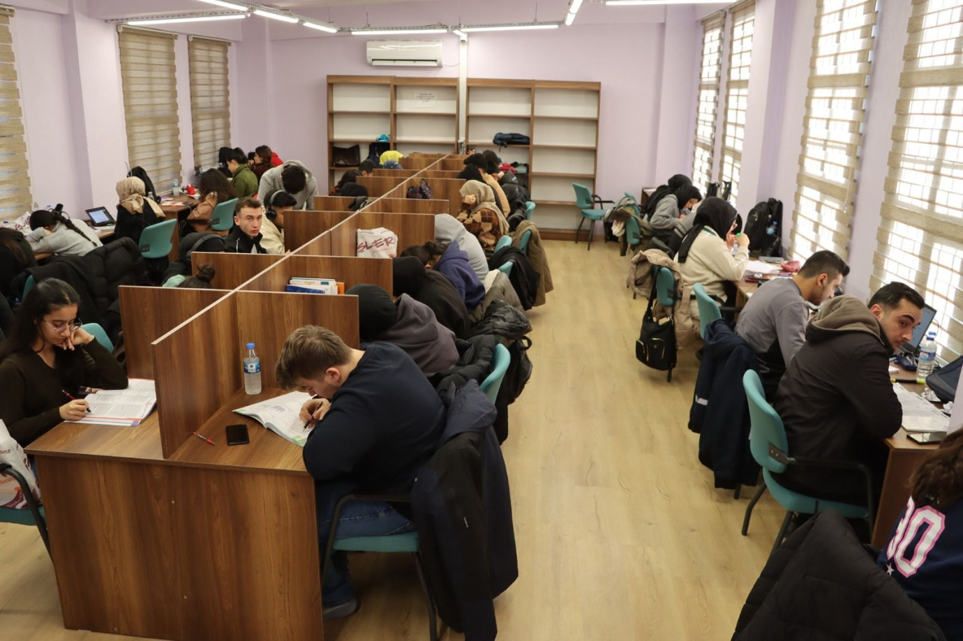 Karaköprü Belediyesi’nden Eğitime Büyük Destek: 185 Bin Öğrenciye Ders Çalışma İmkânı-(VİDEO)