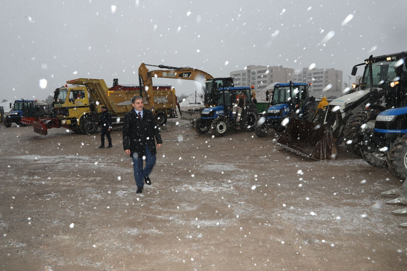 Haliliye Belediyesi Kar Alarmında: Başkan Canpolat Ekiplerle Sahada-(VİDEO)