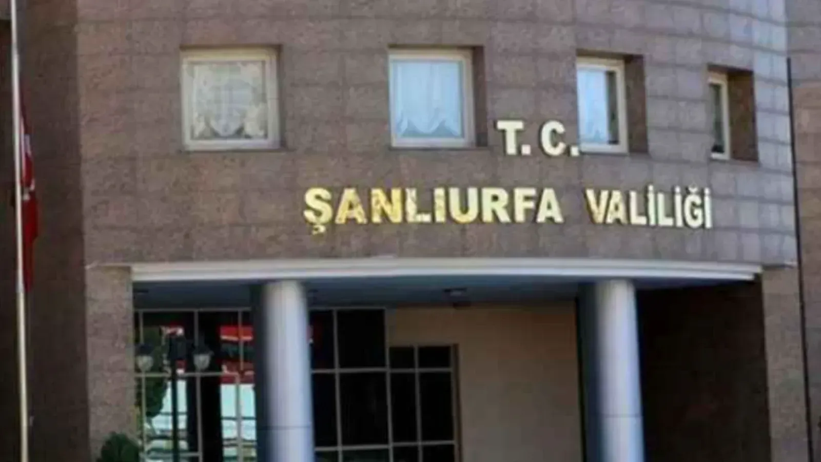 Şanlıurfa 'da yoğun kar yağışı nedeniyle trafik tedbirleri arttırıldı