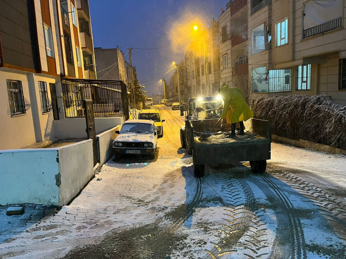 HALİLİYE BELEDİYESİ EKİPLERİ TAM KADRO SAHADA-(VİDEO)