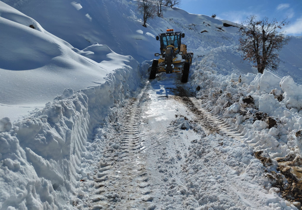 Diyarbakır'da 15 ilçede kırsal mahalle yolu ulaşıma açıldı