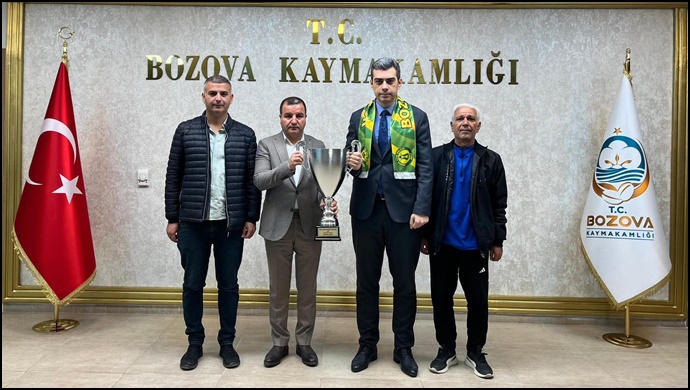 Bozovaspor’dan Kaymakam Özdemir’e Kupa Ziyareti