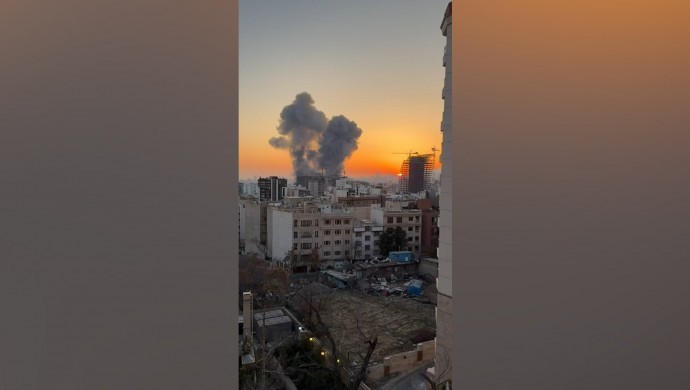 Tahran'da hava saldırıları devam ediyor