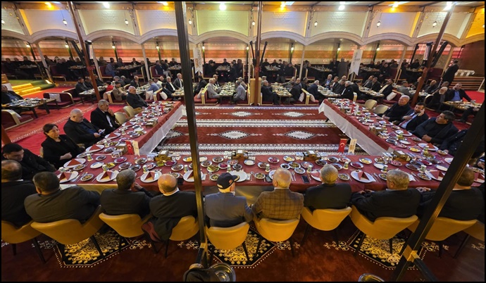 Fıstıkçım Nuts Hamburg Nuts Yönetim Kurulu Başkanı Mehmet Üzümcüoğlu'ndan iftar yemeği