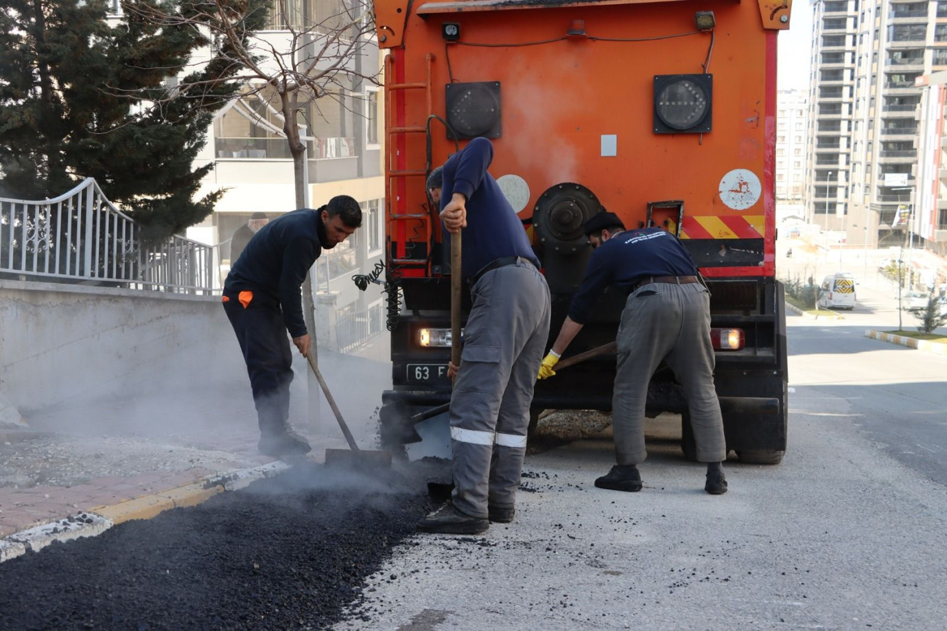 KARAKÖPRÜ’DE ULAŞIM DAHA GÜVENLİ HALE GETİRİLİYOR-(VİDEO)