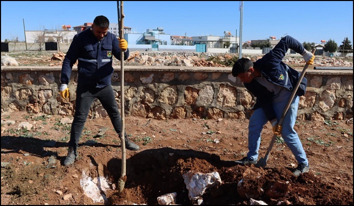 Yukarıgöklü Kent Parkı Yeşile Bürünüyor-(VİDEO)