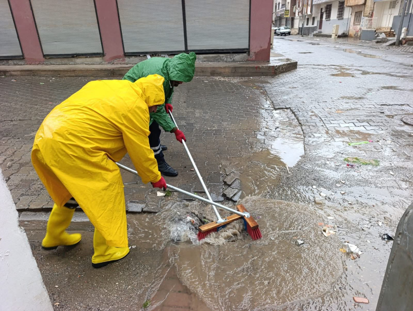 Yağışlara Karşı Kent Genelinde Kesintisiz Mesai