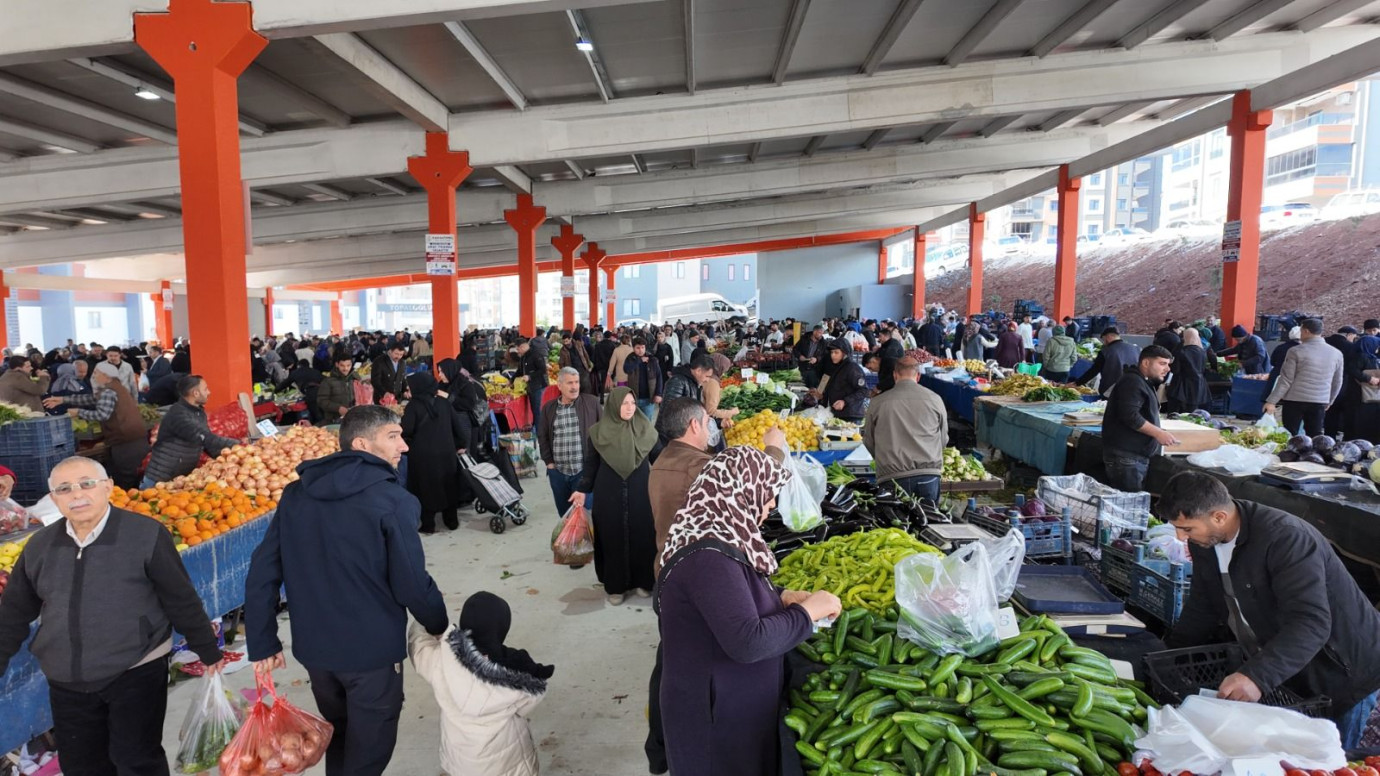 KARAKÖPRÜ'YE BİR MODERN SEMT PAZARI DAHA