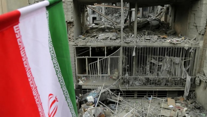 İran: Tıbbi malzeme taşıyan uçağımıza saldırıldı