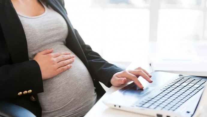 Kadın memurlara doğum sonrası izin 16 haftaya çıkıyor