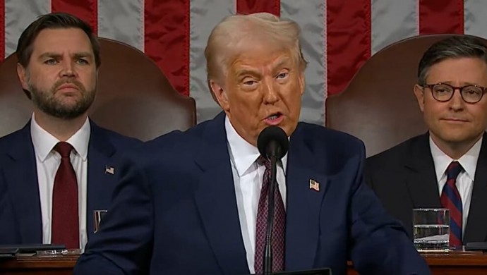 Trump İran’a tehditlerini sürdürüyor