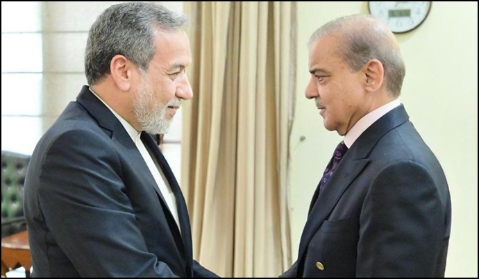 İran Heyeti Pakistan Başbakanı ile Görüşti