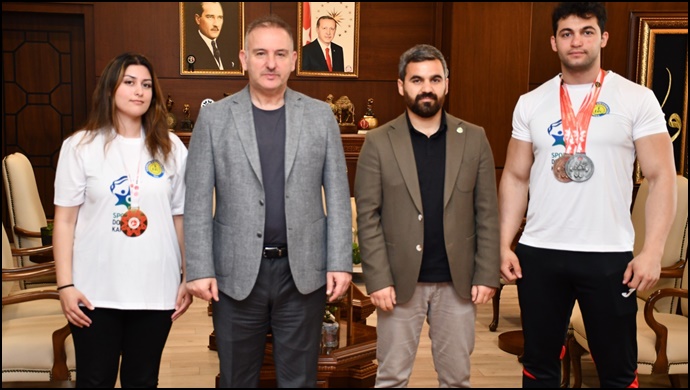 Harran Üniversitesi Rektöründen Başarılı Öğrencilere Tebrik