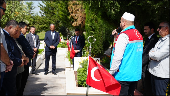 Şanlıurfa’da 19 Mayıs Coşkusu Gençlik Haftası Çelenk Sunma Töreniyle Başladı
