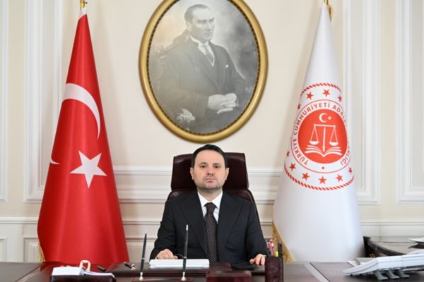 Gürlek: Yasa dışı bahis şebekelerine karşı iki büyük darbe birden indirilmiştir