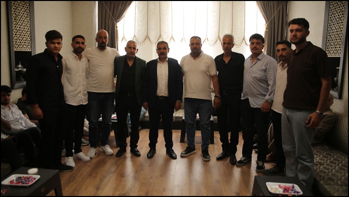 Şanlıurfa’da Bayramın Dikkat Çeken Buluşması: Emin Yetim Bayramlaşması Rekor Katılımla Yapıldı