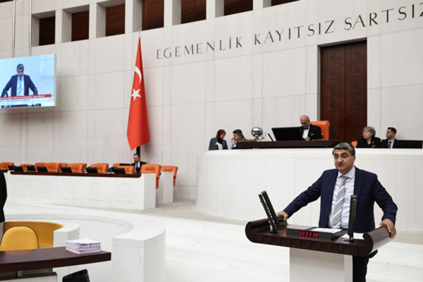 Ekmen: Bayram, mutlak butlan tartışmalarının gölgesinde geçti