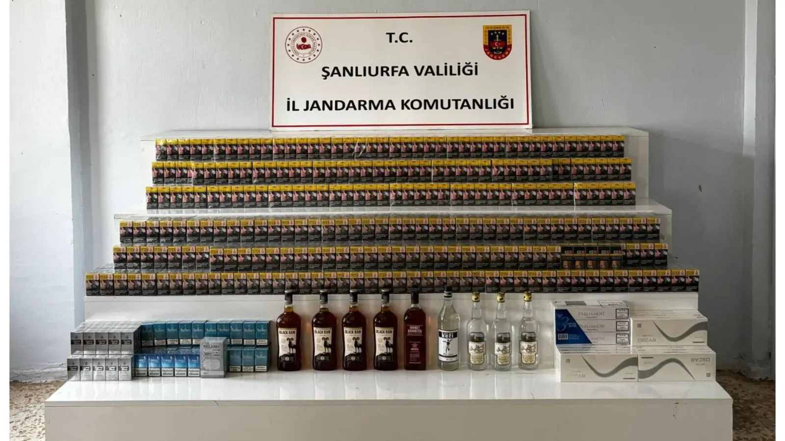 Viranşehir'de Kaçak Sigara ve Alkol Operasyonu: 14 Şüpheliye Adli İşlem