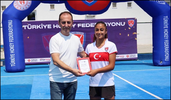 Milli Hokeyciden Avrupa'da Çifte Gurur