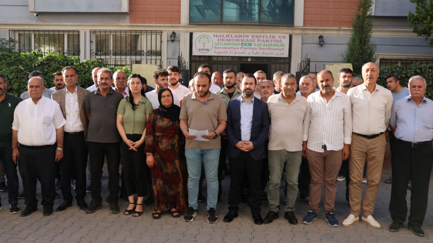 DEM Parti'den Basına Sert Çıkış! Sorulara Değil, Gazetecilere Yanıt Verildi