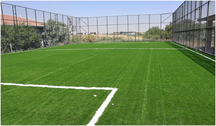 Haliliye'de kırsal mahallelere 15 yeni halı saha kazandırılıyor