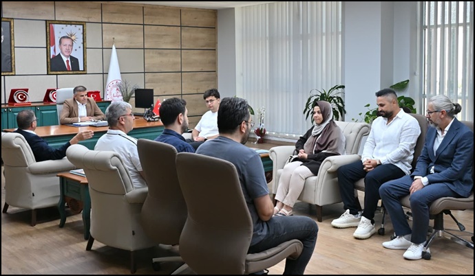 Türkiye Birincisi Miraç Koşar'dan İl Millî Eğitim Müdürü Sultanoğlu'na Ziyaret