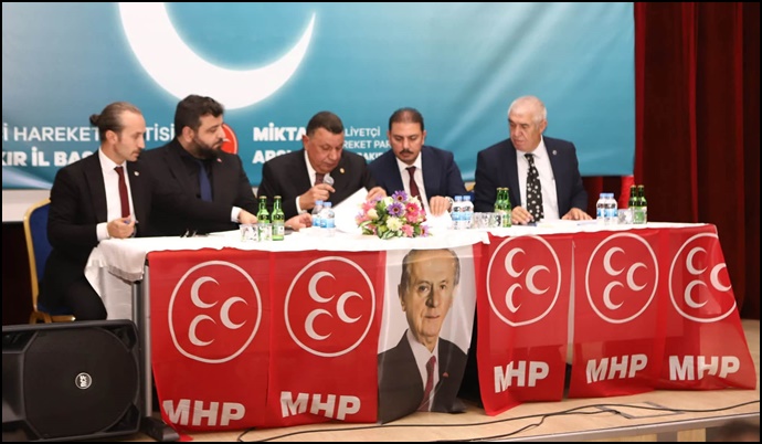 Vekil Özyavuz, Diyarbakır Kayapınar İlçe Kongresi’ne Divan Başkanı Olarak Katıldı