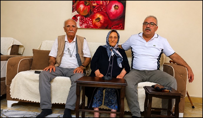 81 Yaşındaki Hedibe Nine, 60 Yıl Sonra Şanlıurfa'da Ailesine Kavuştu: Rabbime Şükürler Olsun