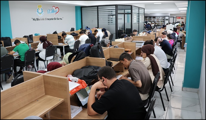 Haliliye’nin Kütüphaneleri Gençlerin Geleceğine Işık Tutuyor