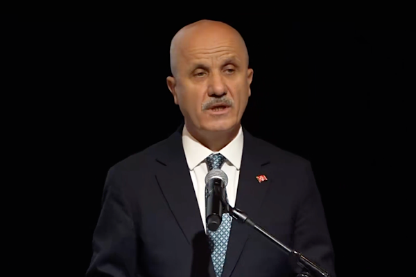 Özvar: İran’daki savaştan etkilenen öğrencilere Türkiye’de eğitim imkanı