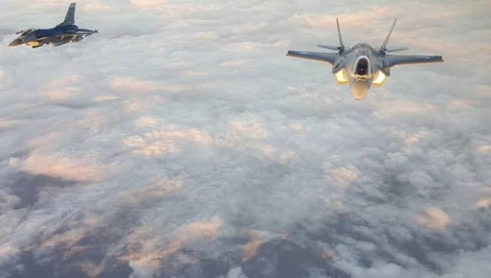 ABD’de F-16 uçağı düştü