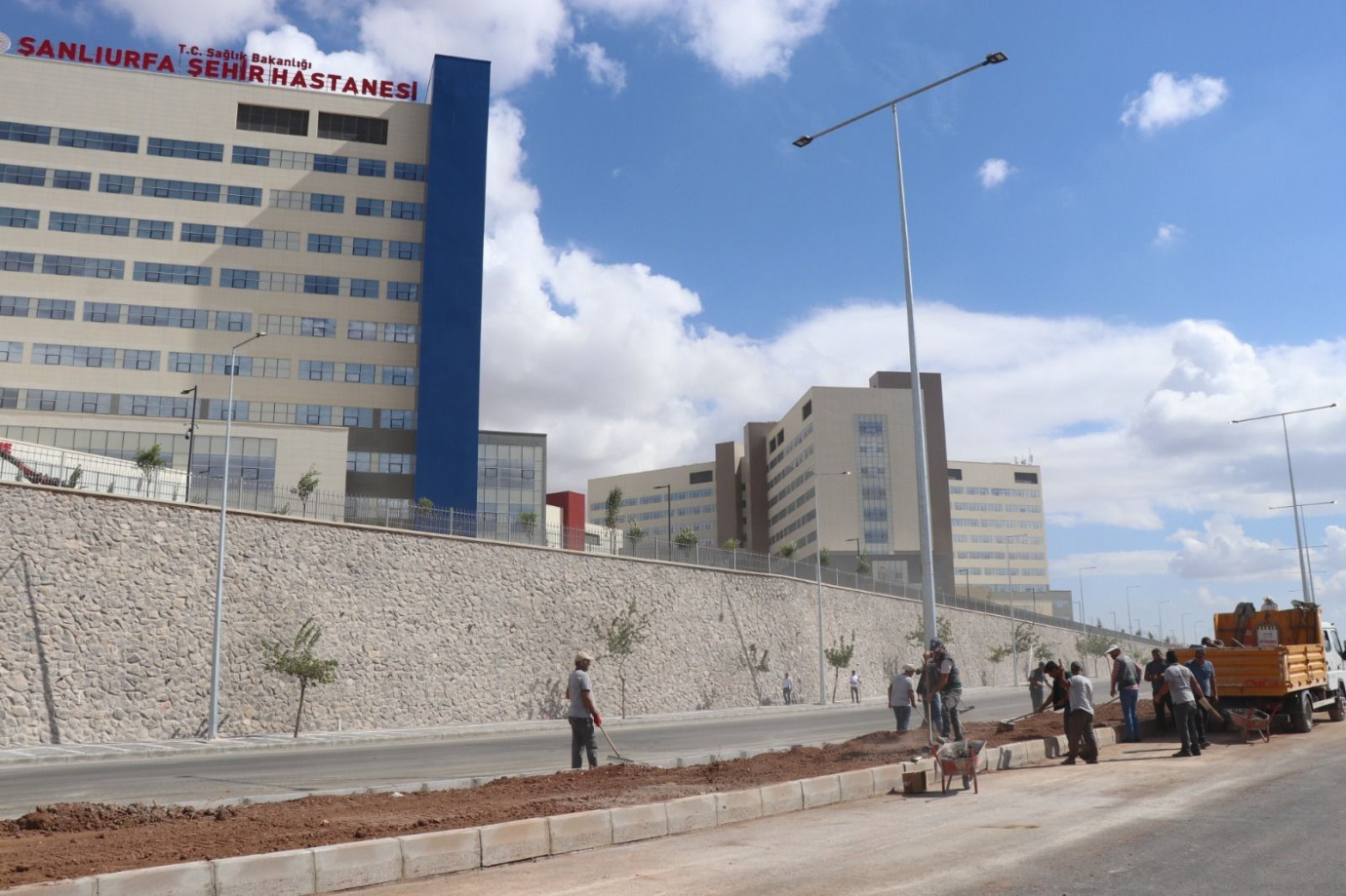 Şanlıurfa Şehir Hastanesi’ne Ulaşımda Kritik Güzergâhta Sona Gelindi