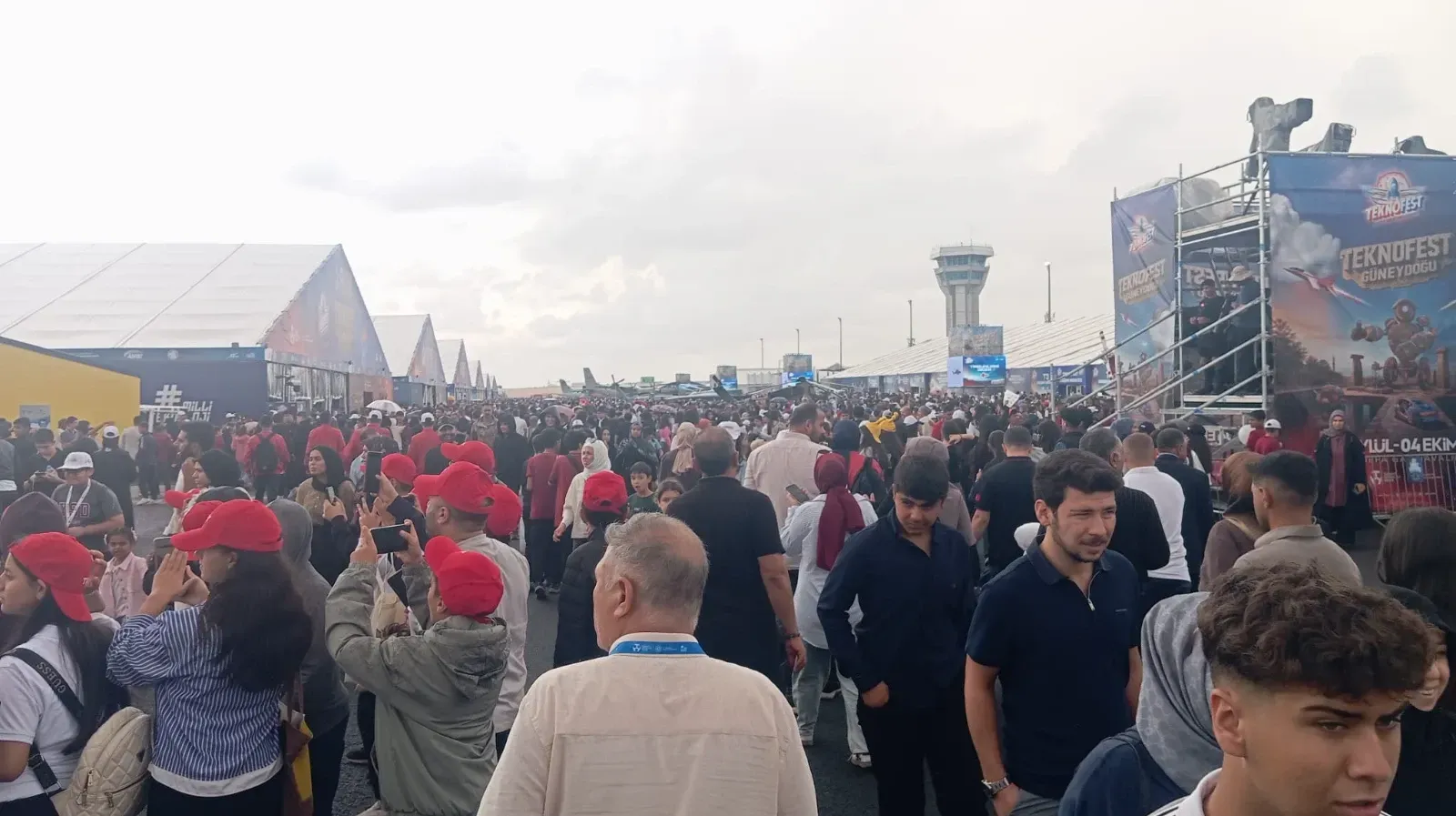Sağanak Yağışa Rağmen TEKNOFEST’e Yoğun İlgi