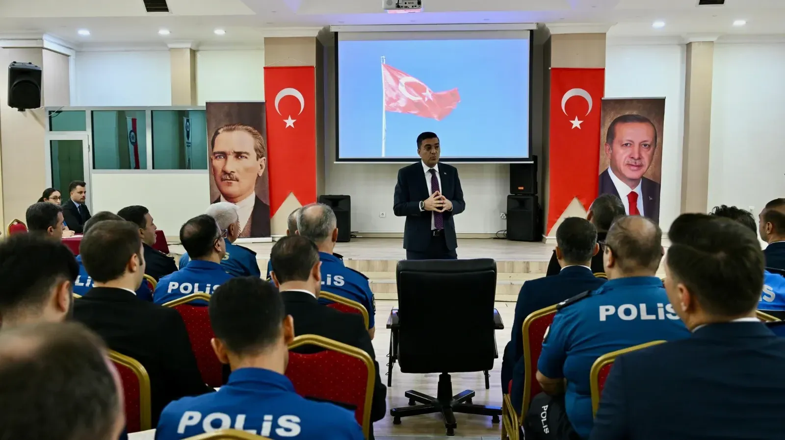 Şanlıurfa Emniyetinde Aylık Değerlendirme Toplantısı