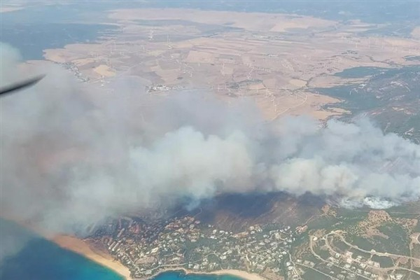Orman yangını nedeniyle İspanya'nın tatil beldesinden 2 binden fazla kişi tahliye edildi