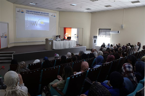 Van Büyükşehir Belediyesi'nden ADEM personellerine 'İş Ahlakı' semineri