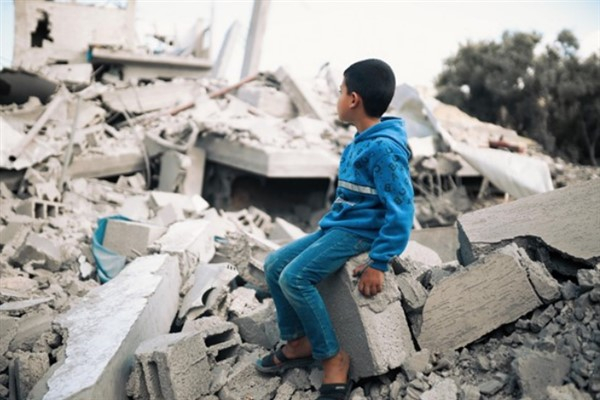 UNRWA: Gazze’ye ulaşan yardım yetersiz, İsrail izin vermeli