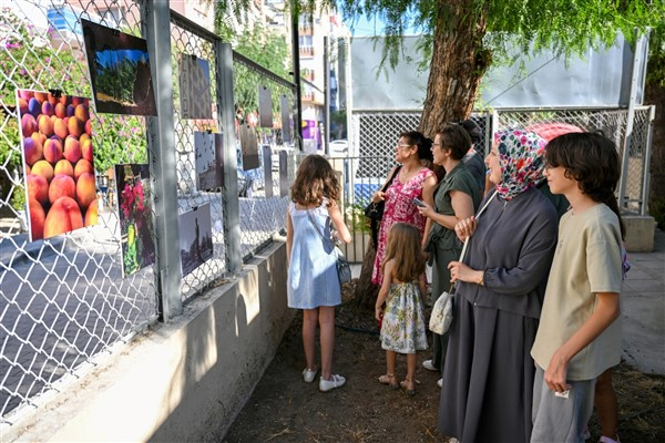 Bornovalı çocuklardan fotoğraf sergisi