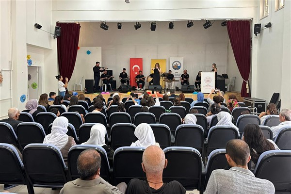 Van Büyükşehir Belediyesi’nin yaz konserleri devam ediyor
