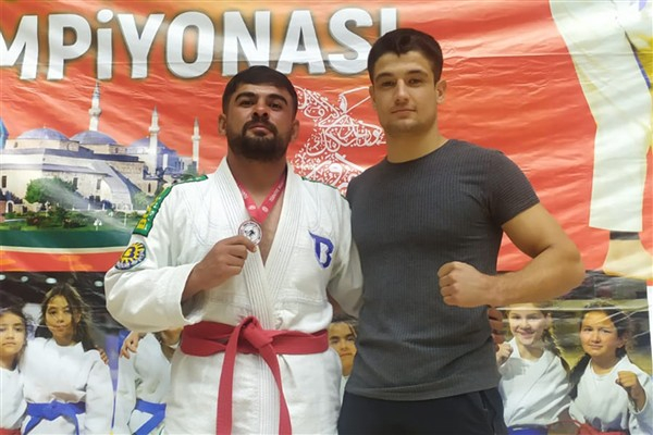 Karaman Emiray Spor Kulübü sporcusu Uluer, Türkiye üçüncüsü